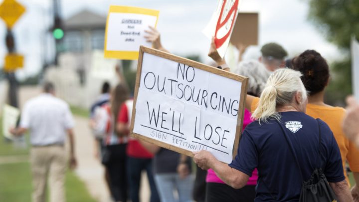 Pekerja Wisconsin Bangkit Membela Hak Ketenagakerjaan